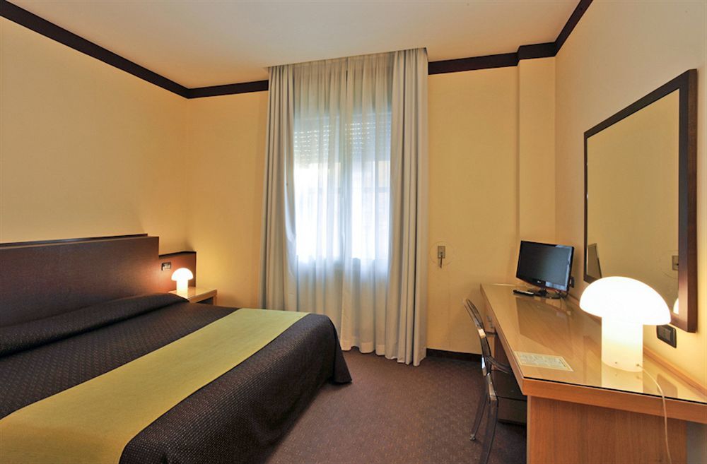 Hotel Montestella Salerno Esterno foto