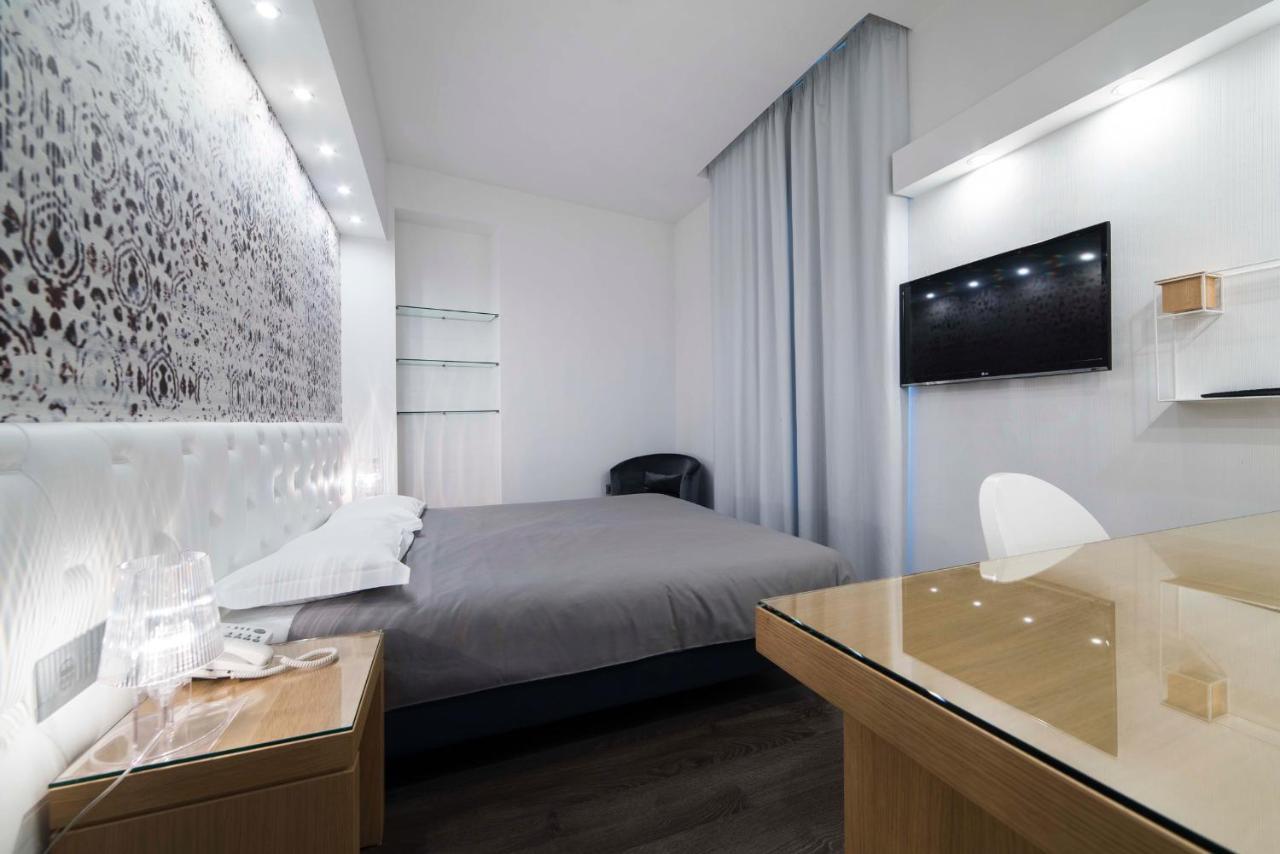 Hotel Montestella Salerno Esterno foto